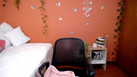 Allie  online show from September 18, 7:07 pm