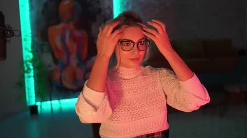 Allie online show from November 28, 6:32 am