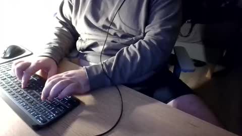 allowis2 online show from November 24, 9:35 pm