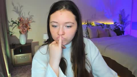 alluringeyess online show from September 26, 11:18 am