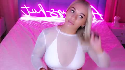 AlwaysHot online show from November 6, 2:25 am