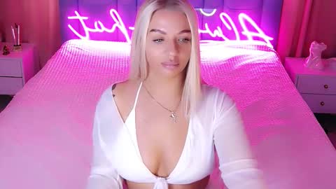 AlwaysHot online show from October 9, 2:39 am