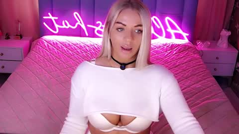 AlwaysHot online show from March 26, 2:28 am