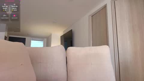 Ally   online show from February 9, 7:05 pm