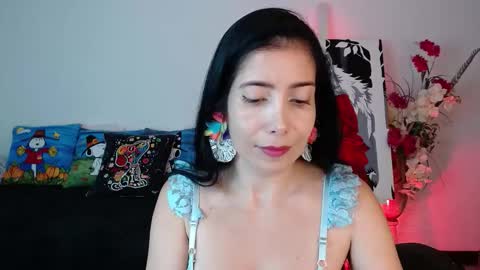 alma_art_ online show from October 3, 9:56 pm