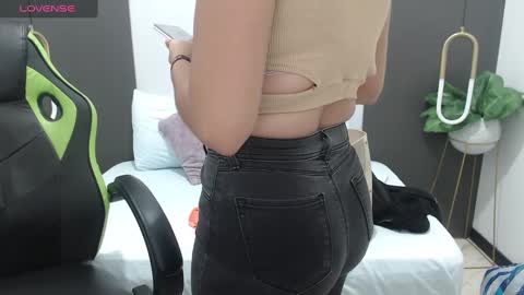 ALMA FENIX  online show from March 8, 12:09 pm