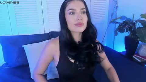 Mia online show from May 8, 4:34 pm
