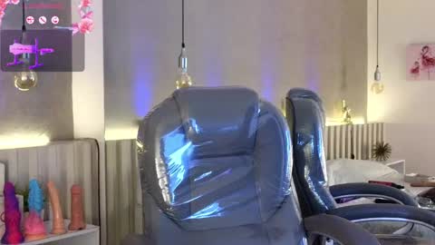 alondra_king online show from May 11, 5:25 am