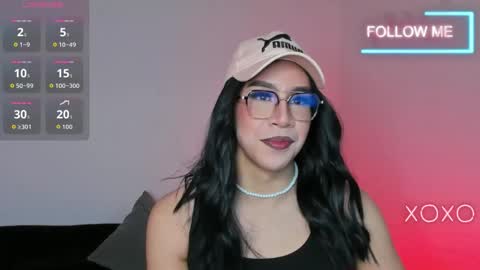 Hazel Bowie online show from January 17, 1:15 am