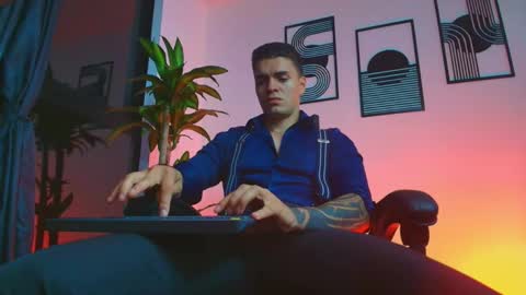 alpha_dominus_ online show from March 26, 7:02 am