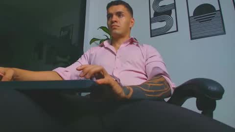 alpha_dominus_ online show from May 30, 7:07 am