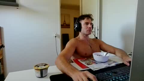 alphah_hunk online show from June 15, 10:29 am
