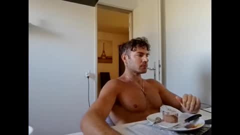 alphah_hunk online show from April 26, 2:26 pm