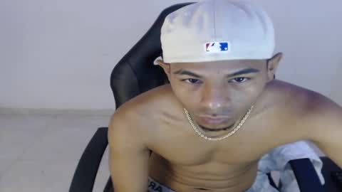 alphas_latins online show from May 28, 7:56 pm