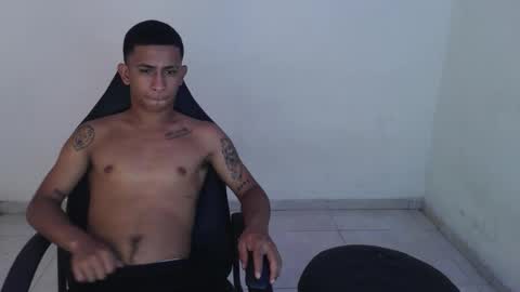 alphas_latins online show from June 3, 7:08 pm