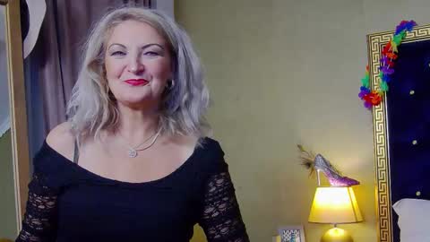Alura Jenson online show from November 10, 7:49 pm