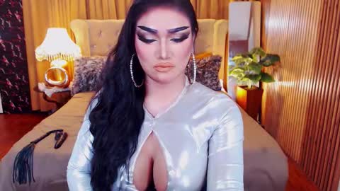 Alura Jhenson online show from January 13, 11:40 am