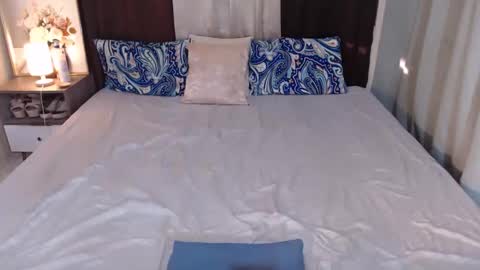 aluxekristine online show from April 16, 8:58 am