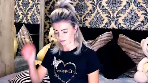 aly online show from December 20, 10:05 am