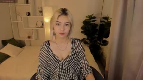 Alysia online show from October 22, 1:57 pm