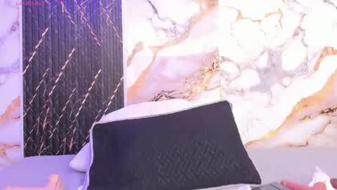 alyson__a online show from December 13, 8:15 pm