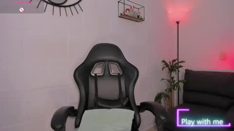 Alyson online show from May 21, 3:29 pm