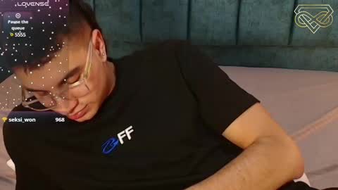 Amadeo Wild online show from December 21, 9:25 pm