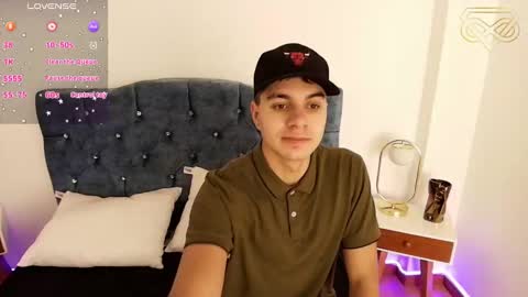 Amadeo Wild online show from December 8, 1:58 pm