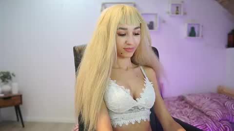 Amai  Liu online show from December 1, 6:50 pm