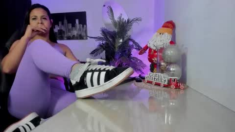 anny online show from December 2, 2:10 am