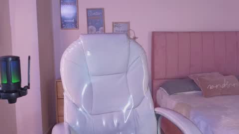 B I A N C A online show from December 17, 4:08 am