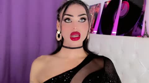 amal_baddel_ online show from April 2, 10:06 pm