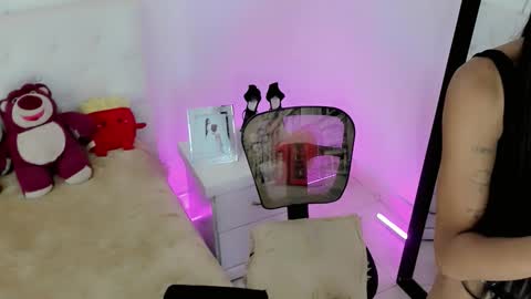 Snapshot of amal_baddel_ chatting on October 21, 8:19 am amal_baddel_ online show from October 21, 8:19 am