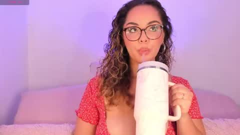 amalia bennet online show from June 16, 4:33 pm