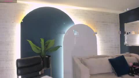 Amalia cruss online show from April 18, 7:58 pm