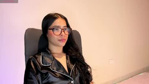 Amalia    real MIA  online show from April 15, 1:42 am