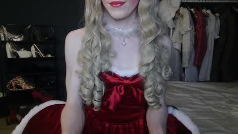Amalie online show from December 19, 10:32 pm