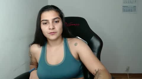 The queen of the biceps  online show from November 24, 9:02 pm