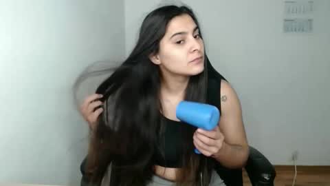 The queen of the biceps  online show from January 10, 8:36 pm