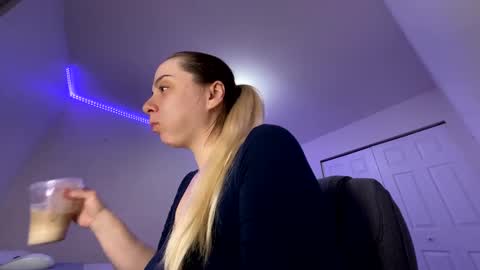 Amanda online show from March 2, 11:39 am