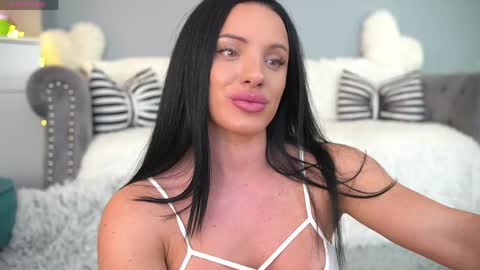 AmanndaSkye online show from April 15, 11:05 pm