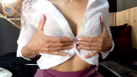 amara_vex online show from June 26, 1:05 pm