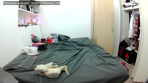 Kissra online show from November 29, 2:52 am