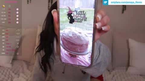 amaya_floress online show from October 27, 5:40 am