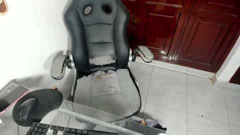 zoe  jack and patraick online show from January 8, 3:51 pm