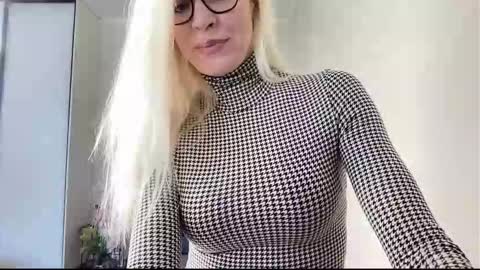 Kelly online show from March 11, 7:33 am