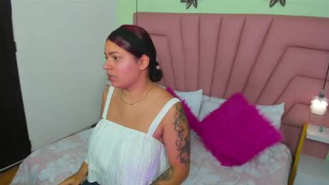 ambar85 online show from April 1, 11:22 am