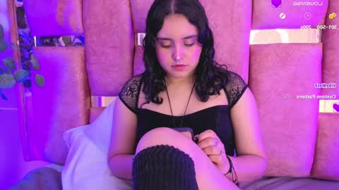   online show from November 5, 7:05 pm