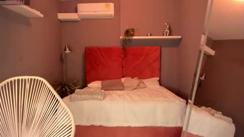 Ambar online show from February 4, 7:51 pm