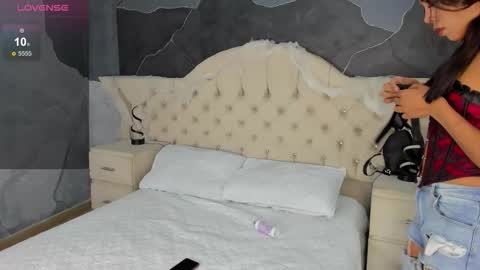 Snapshot of ambarfox1 chatting on October 22, 9:34 am Ambar online show from October 22, 9:34 am